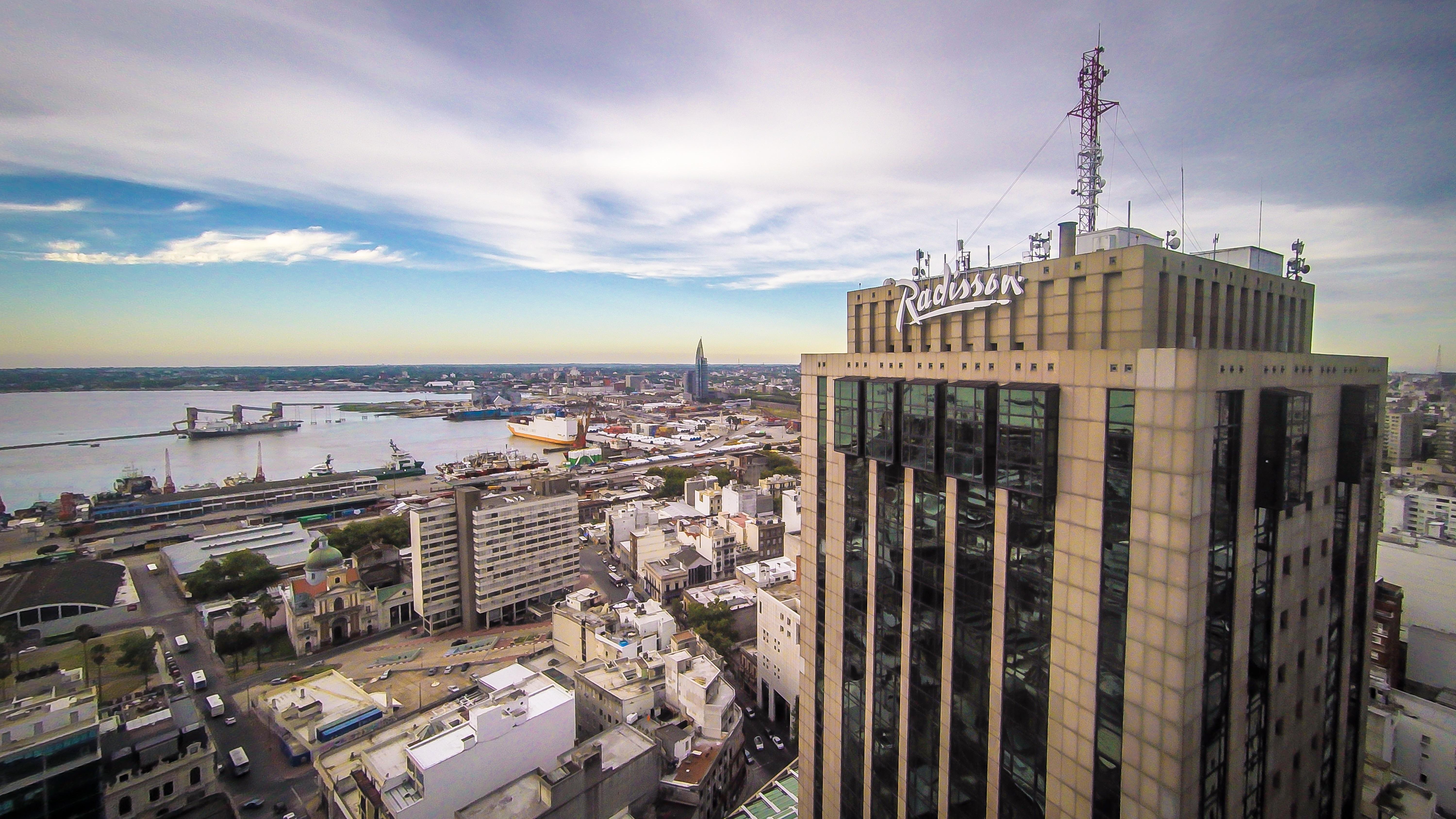 Radisson Montevideo Victoria Plaza Hotel Exterior photo